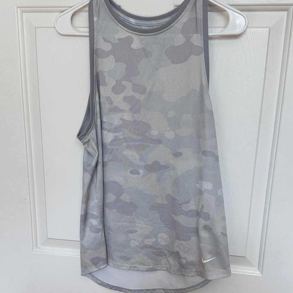 Nike Women's Camo Tank Top in Gray
